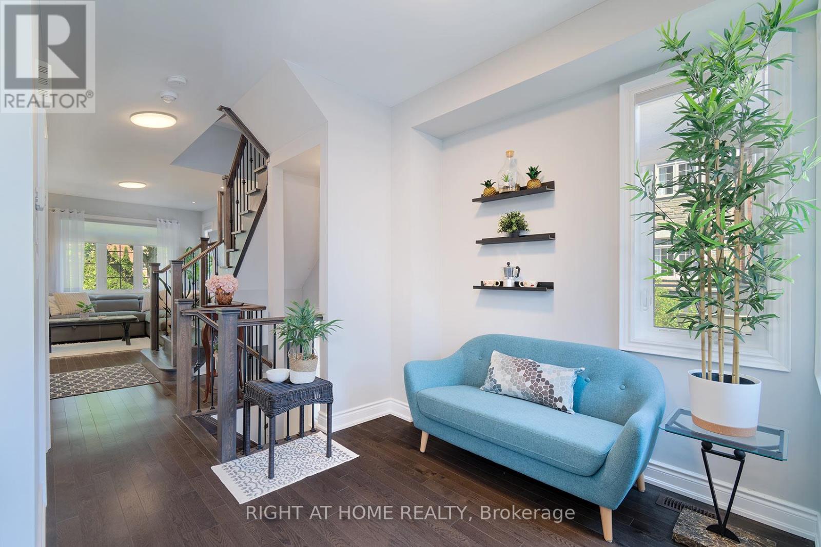 2 QUEEN MARY COURT - 17