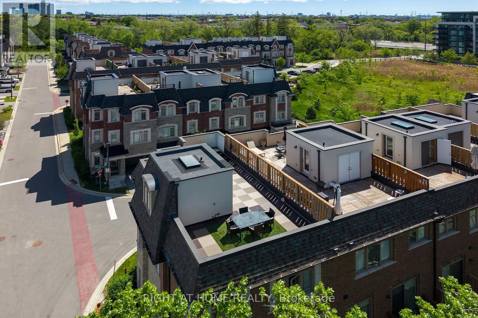 2 QUEEN MARY COURT - 27