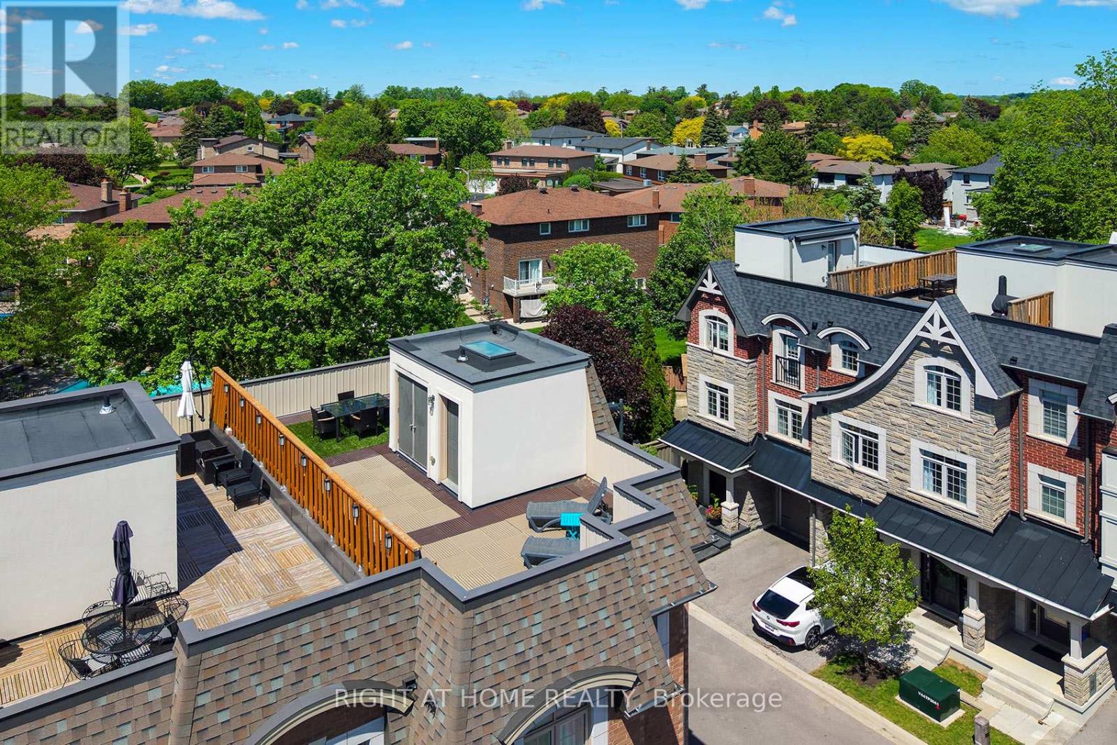 2 QUEEN MARY COURT - 30