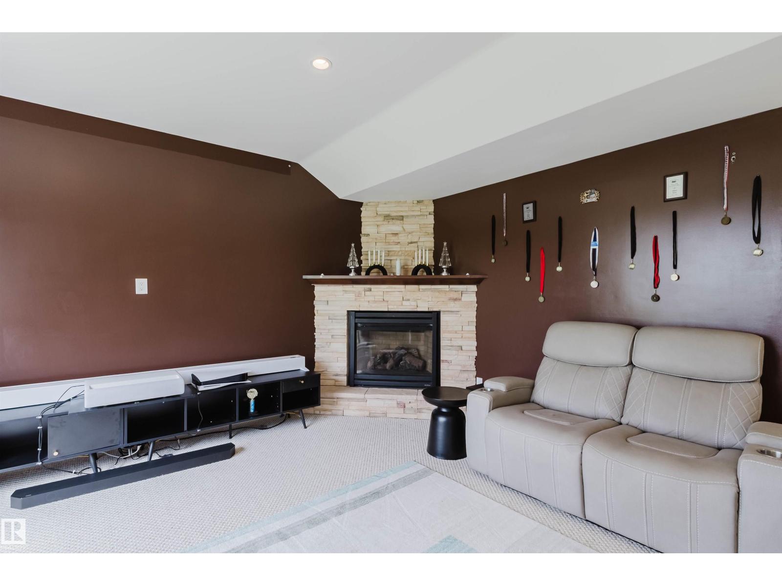 20524 58 AV NW — photo 52