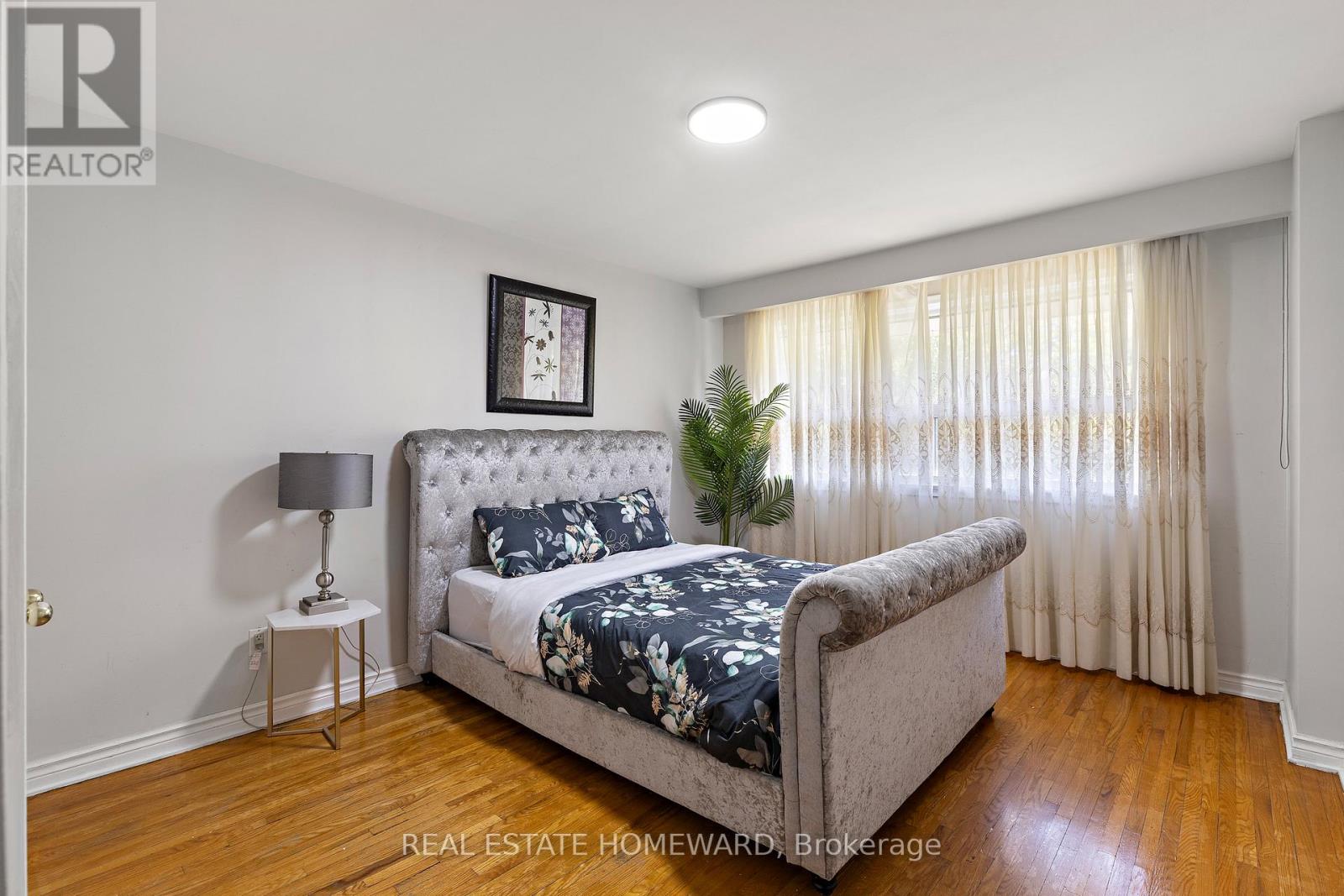 85 LETCHWORTH CRESCENT - 16