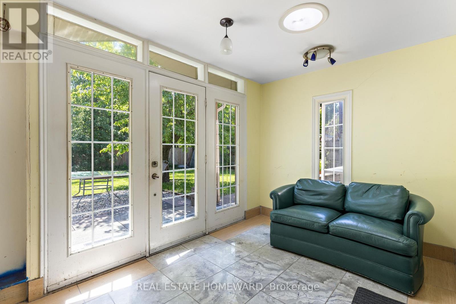 85 LETCHWORTH CRESCENT - 25