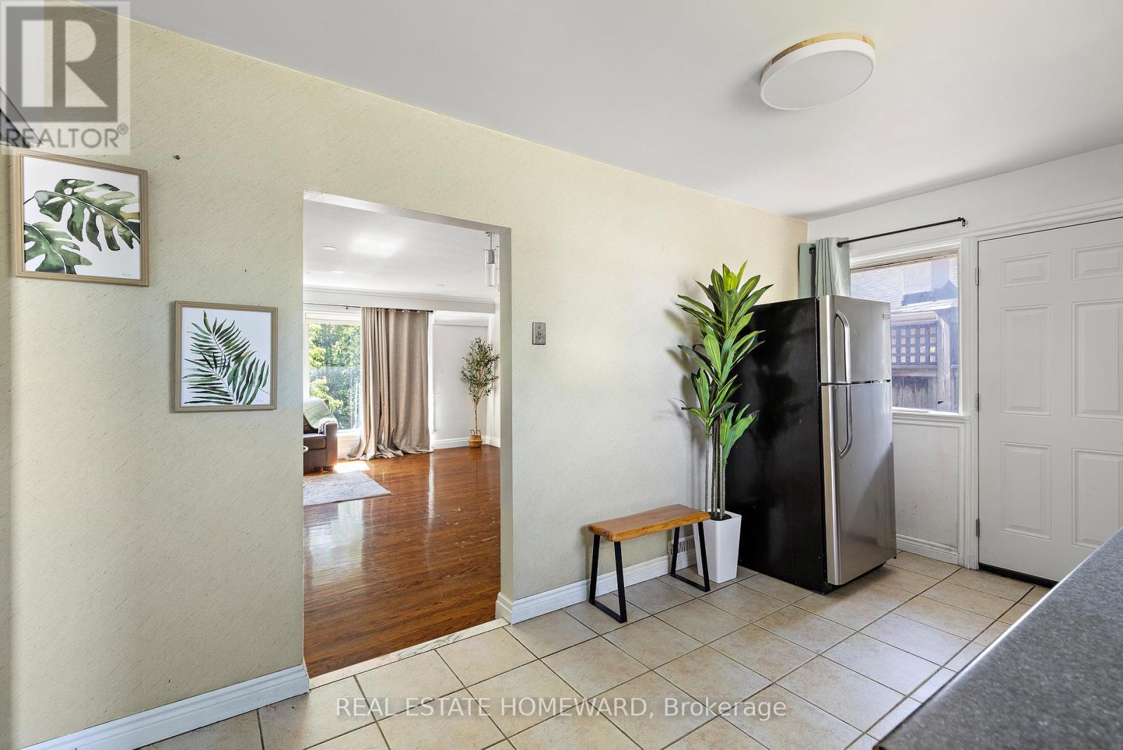 85 LETCHWORTH CRESCENT - 6