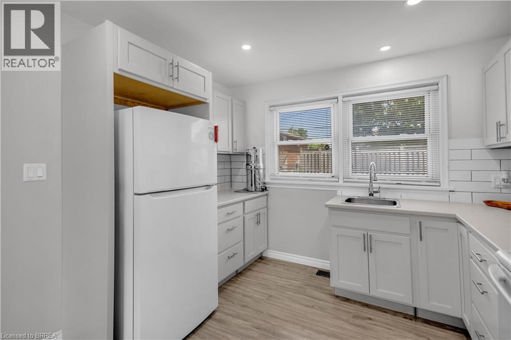 450 HIGHLAND Road E - 8
