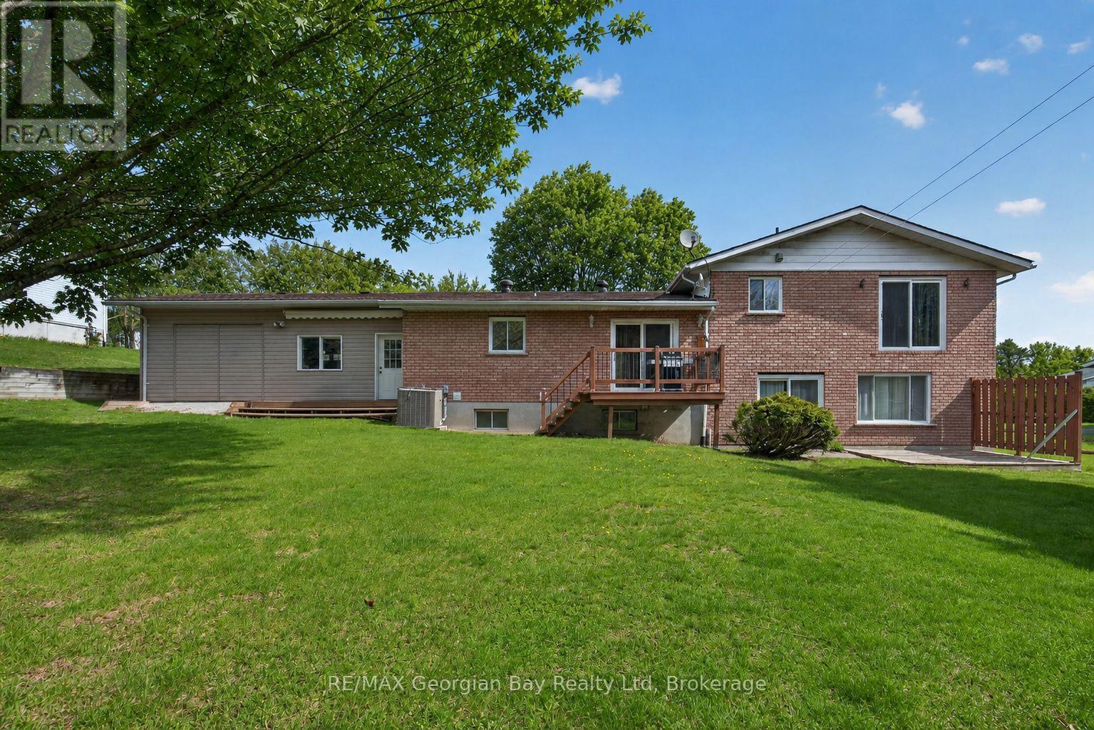 63 LEPAGE DRIVE - 31