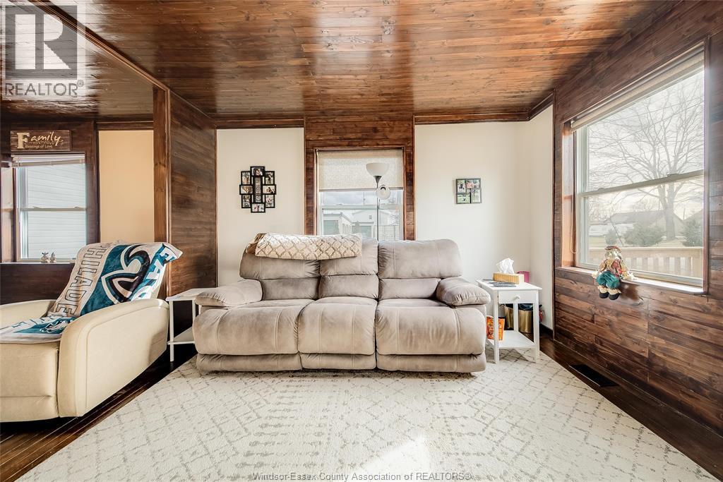 8 SARAH STREET - 10