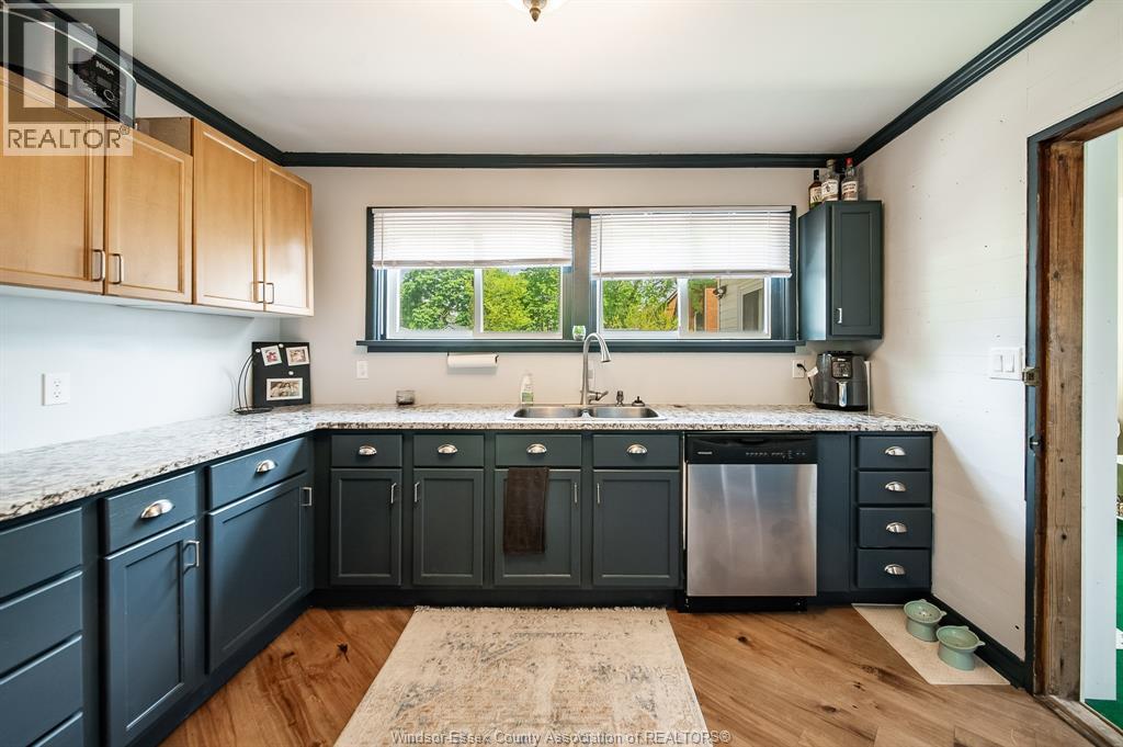 8 SARAH STREET - 12