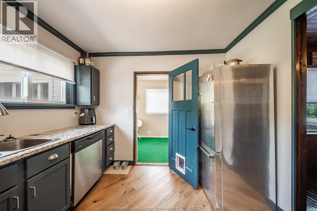 8 SARAH STREET - 6