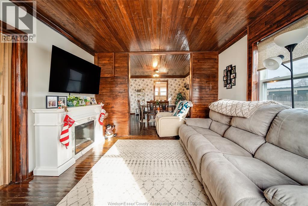 8 SARAH STREET - 9