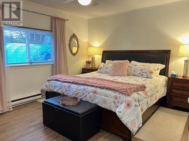 10 Victoria AVE - 12