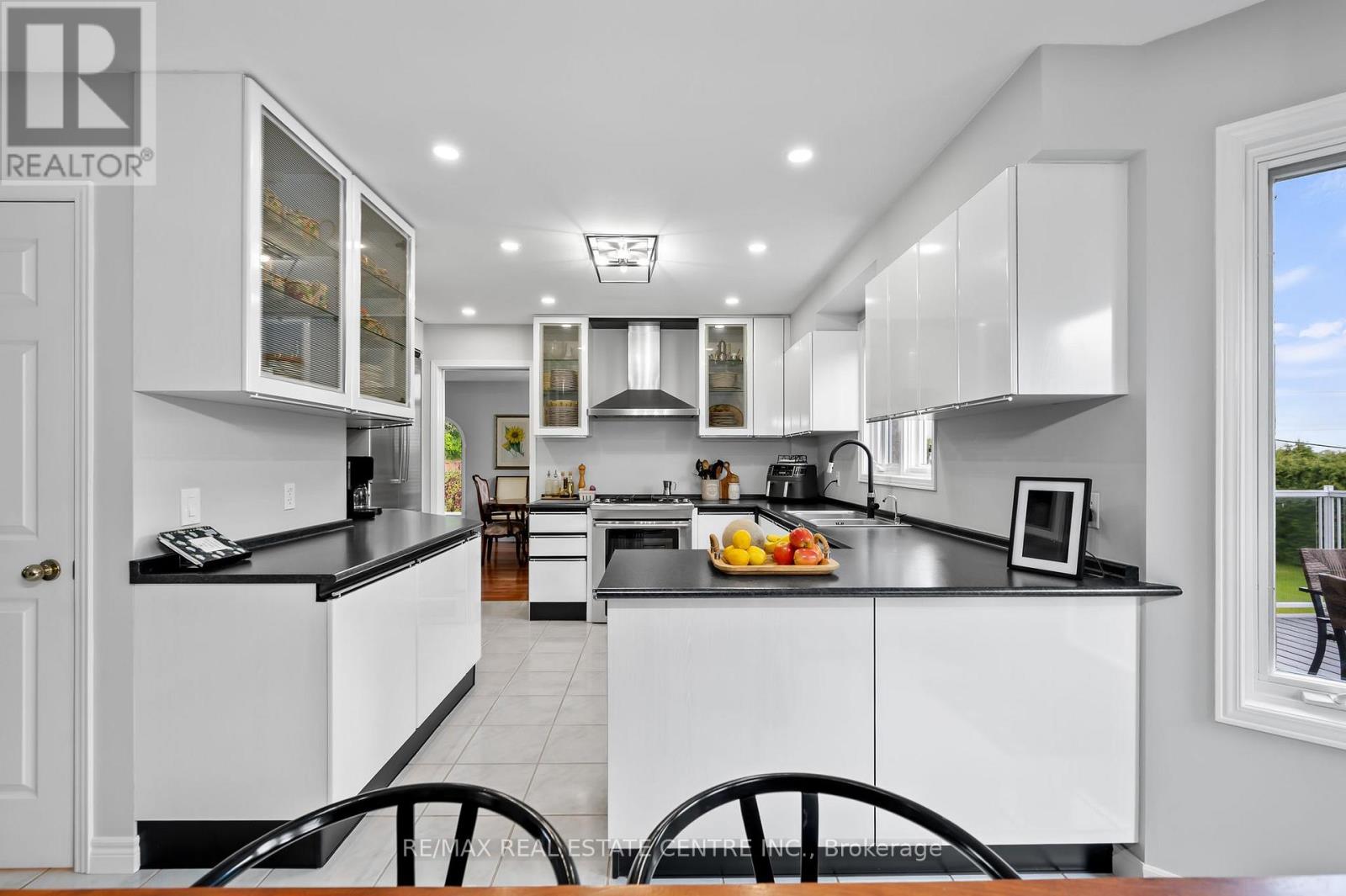 1 BROWN AVENUE - 10