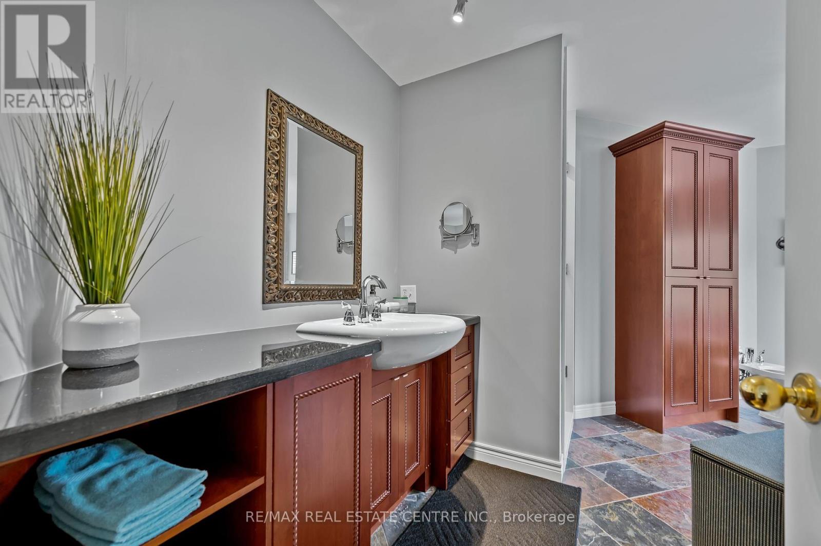 1 BROWN AVENUE - 30