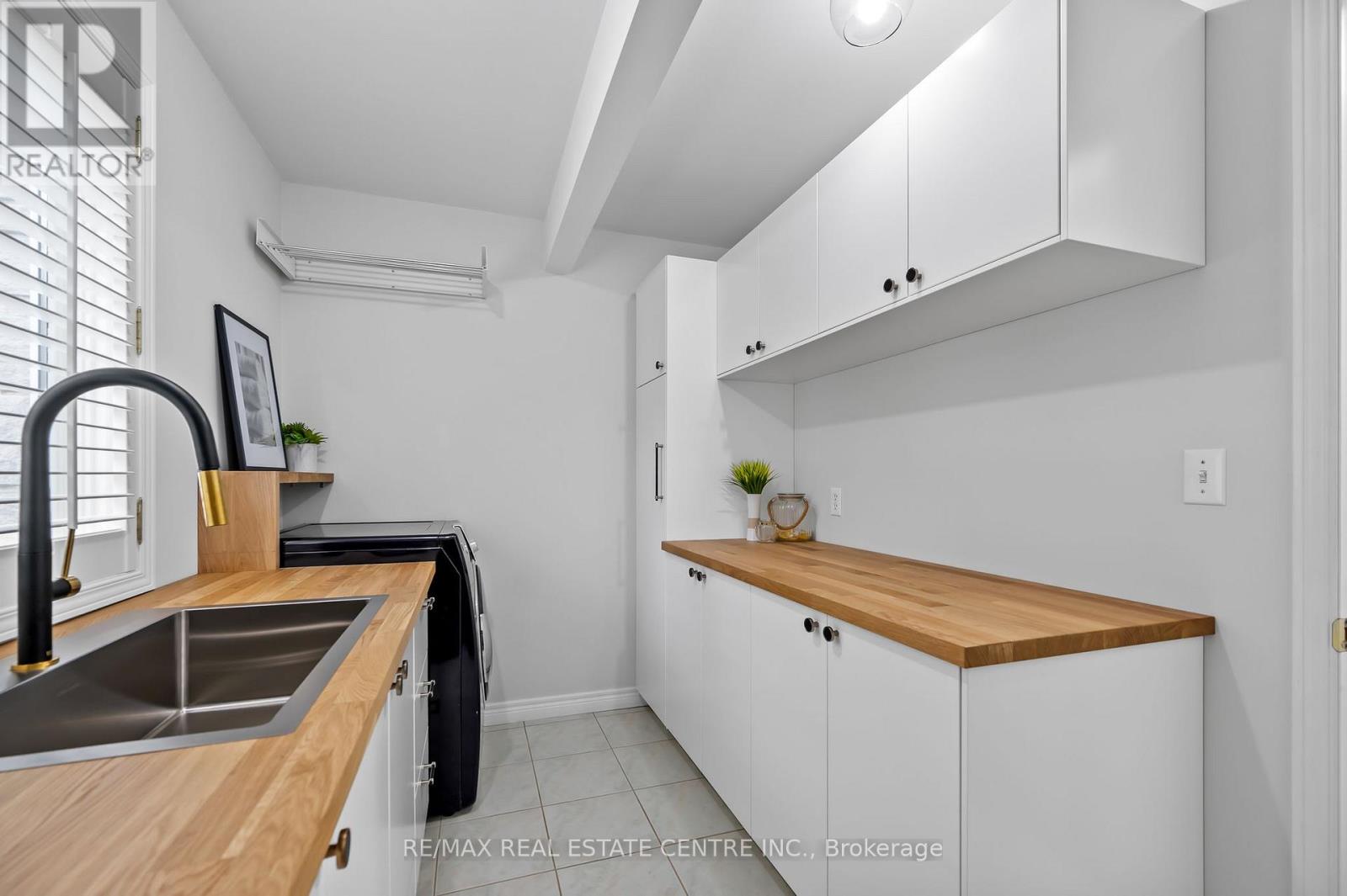 1 BROWN AVENUE - 19