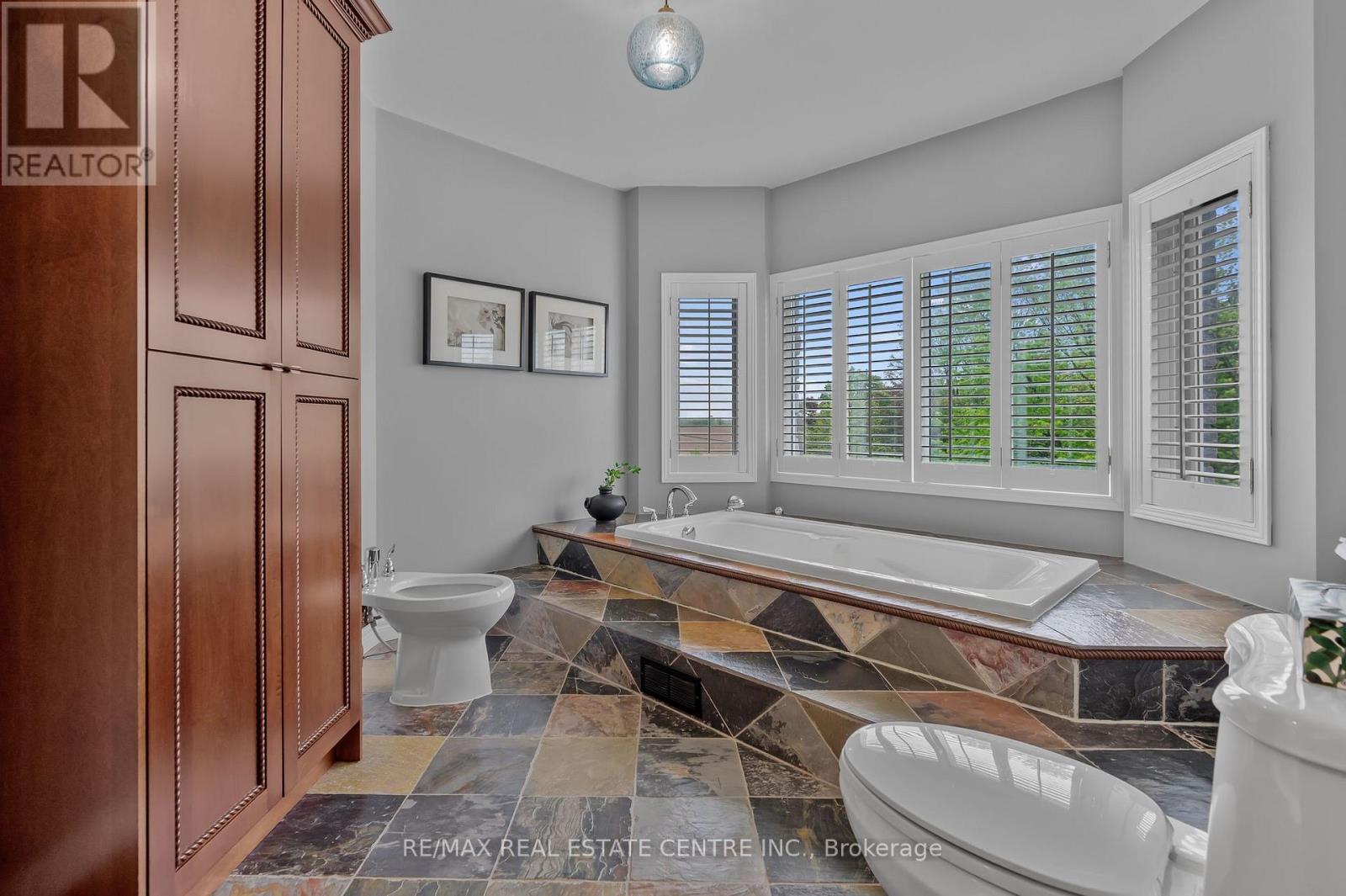 1 BROWN AVENUE - 31