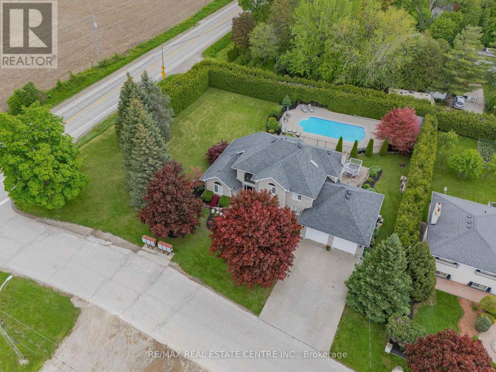 1 BROWN AVENUE - 46