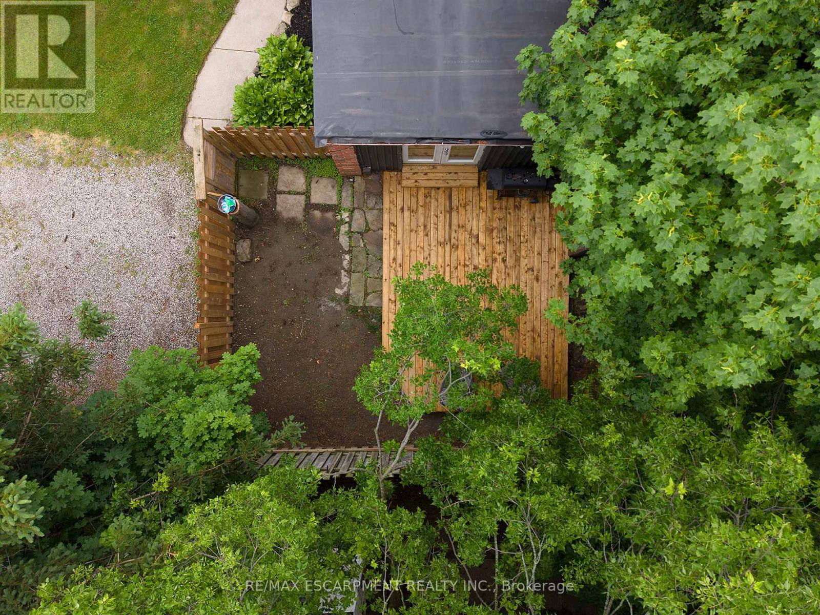 15 MARGUERETTA STREET - 27