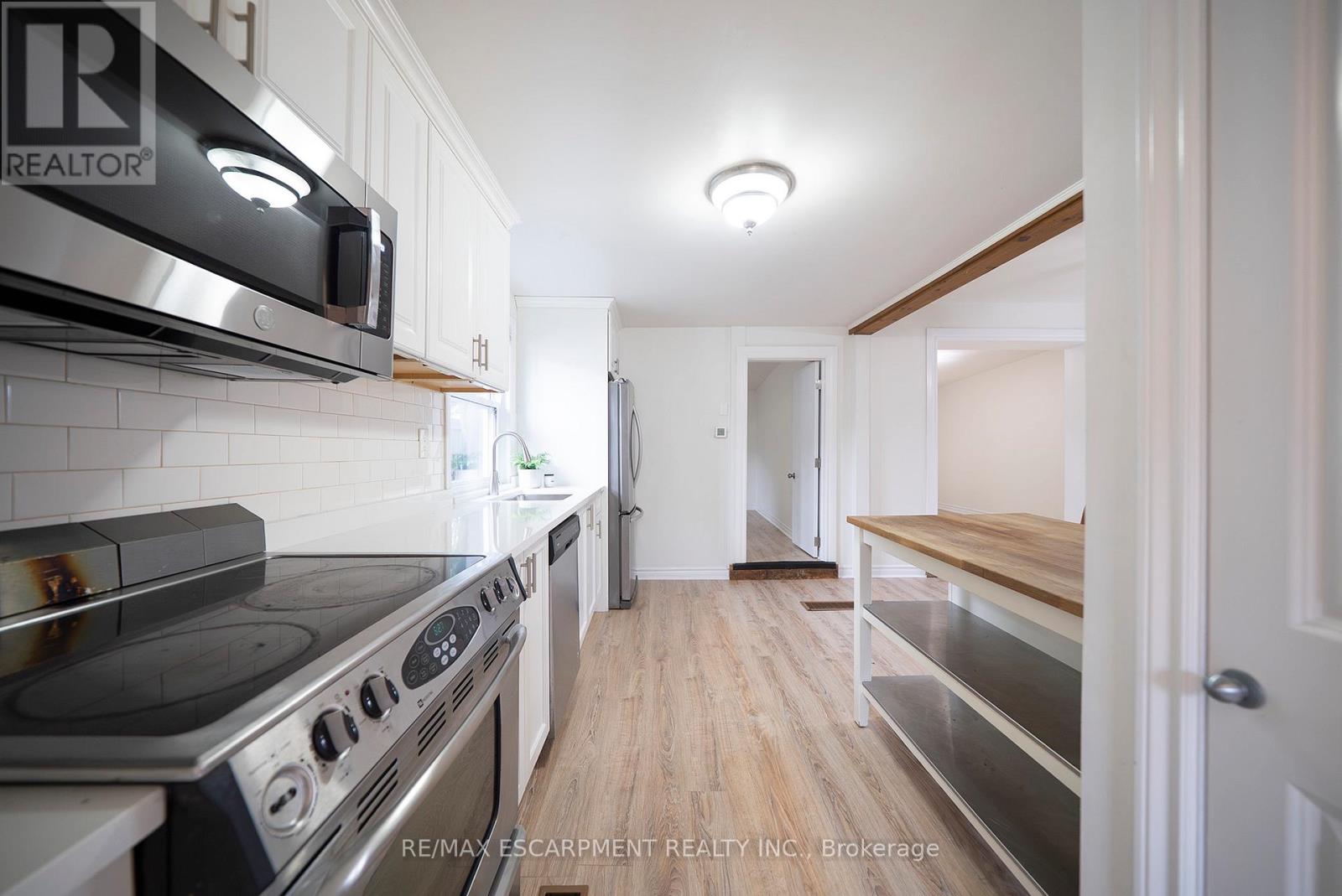 15 MARGUERETTA STREET - 6