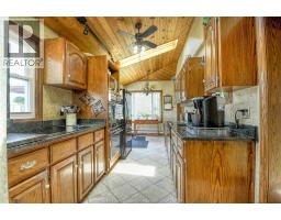 1047 Front Road South, Amherstburg, ON N9V2M4 Photo 12