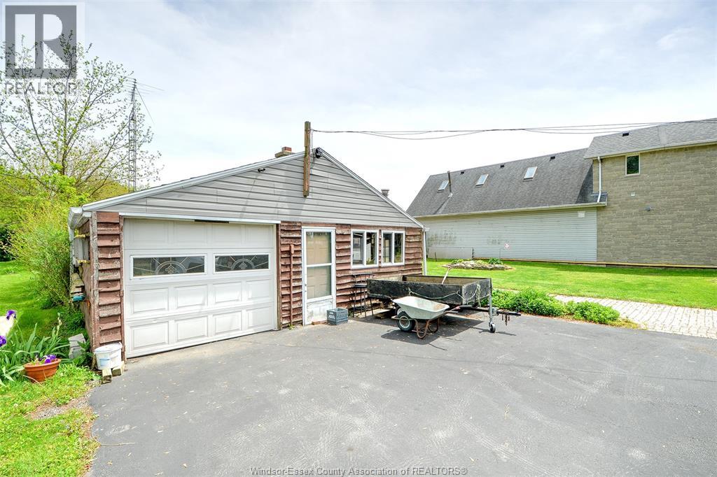 1047 FRONT ROAD South - 33
