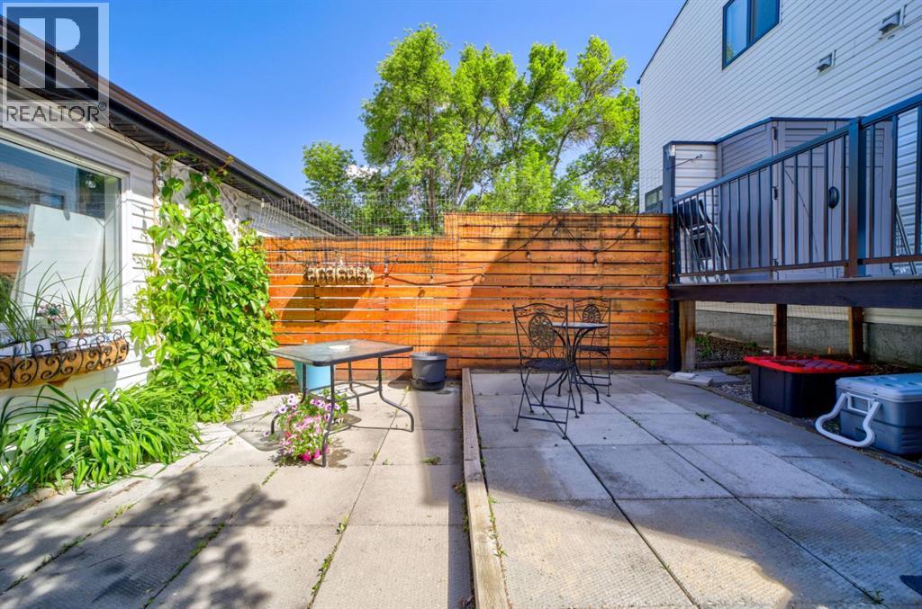 956 11 Street S — photo 44