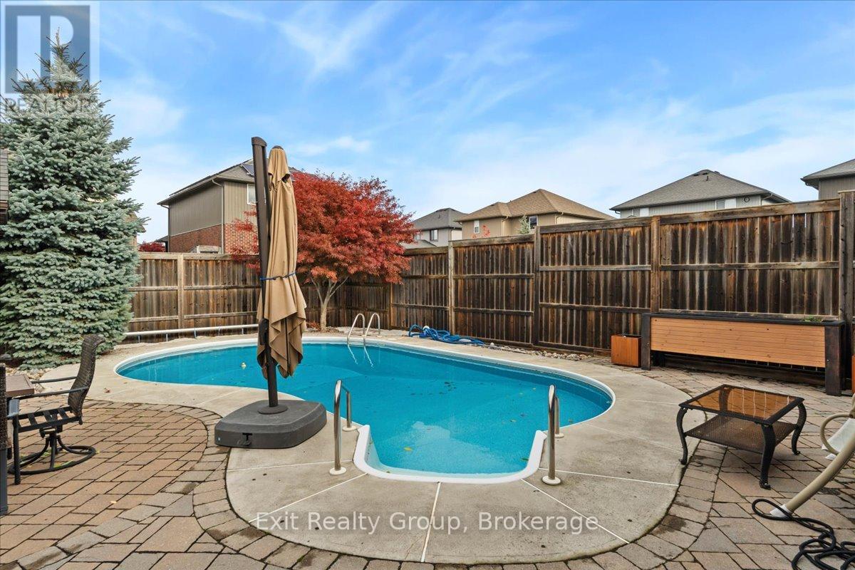 14 CAVENDISH DRIVE - Image 33