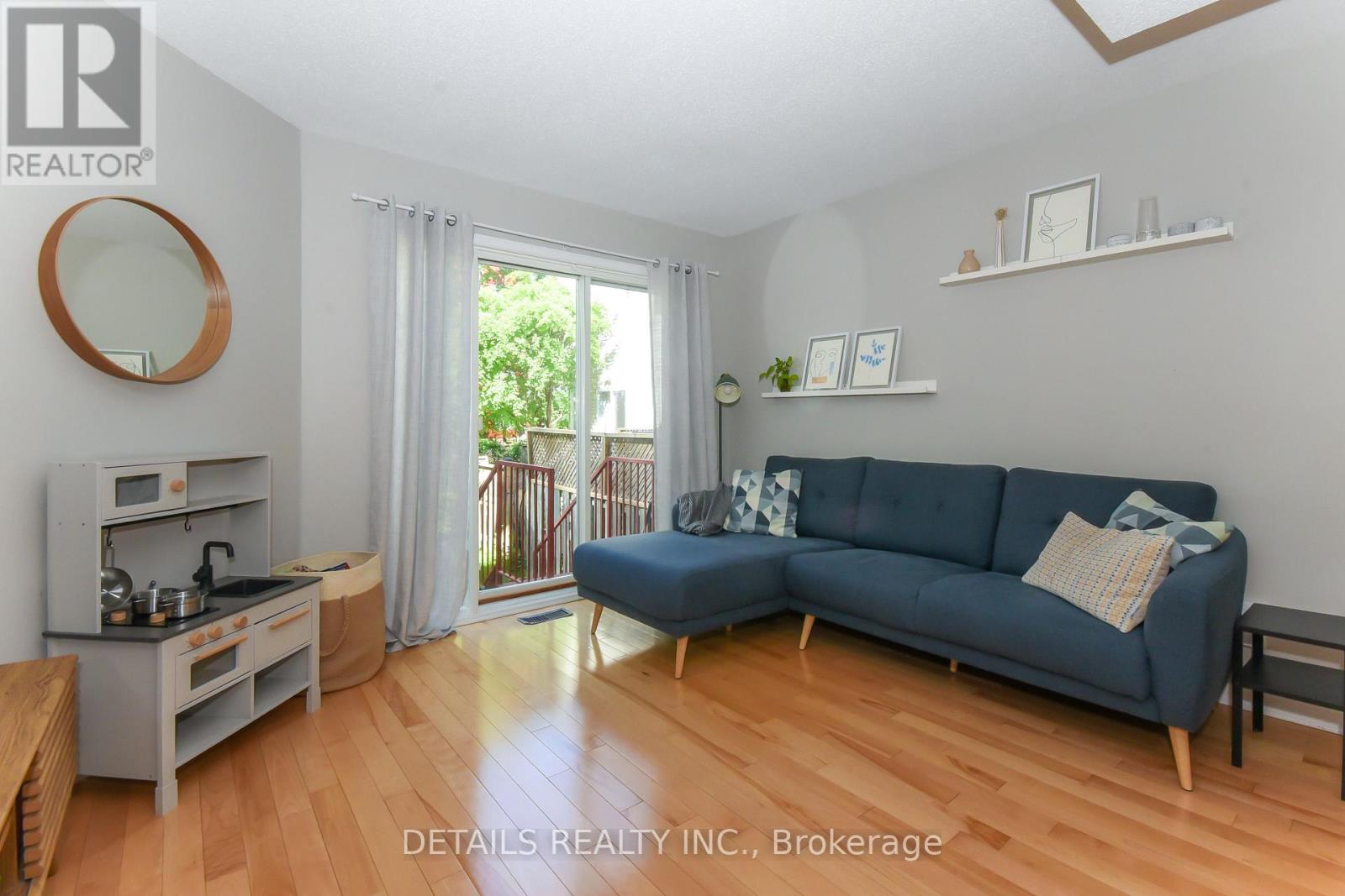 2 Bed, 2 Bath House for Sale in Ottawa – 158 FORWARD AVENUE, Ottawa – MLS# X13436026 - Image 16