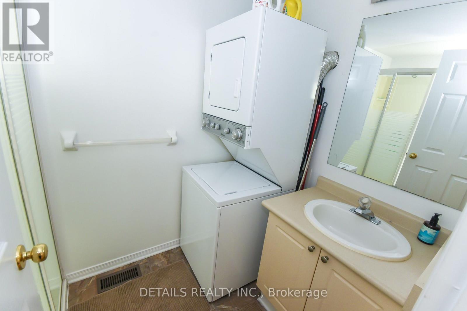 2 Bed, 2 Bath House for Sale in Ottawa – 158 FORWARD AVENUE, Ottawa – MLS# X13436026 - Image 20