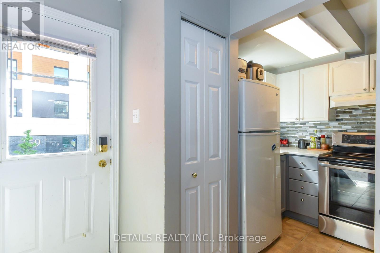 2 Bed, 2 Bath House for Sale in Ottawa – 158 FORWARD AVENUE, Ottawa – MLS# X13436026 - Image 7