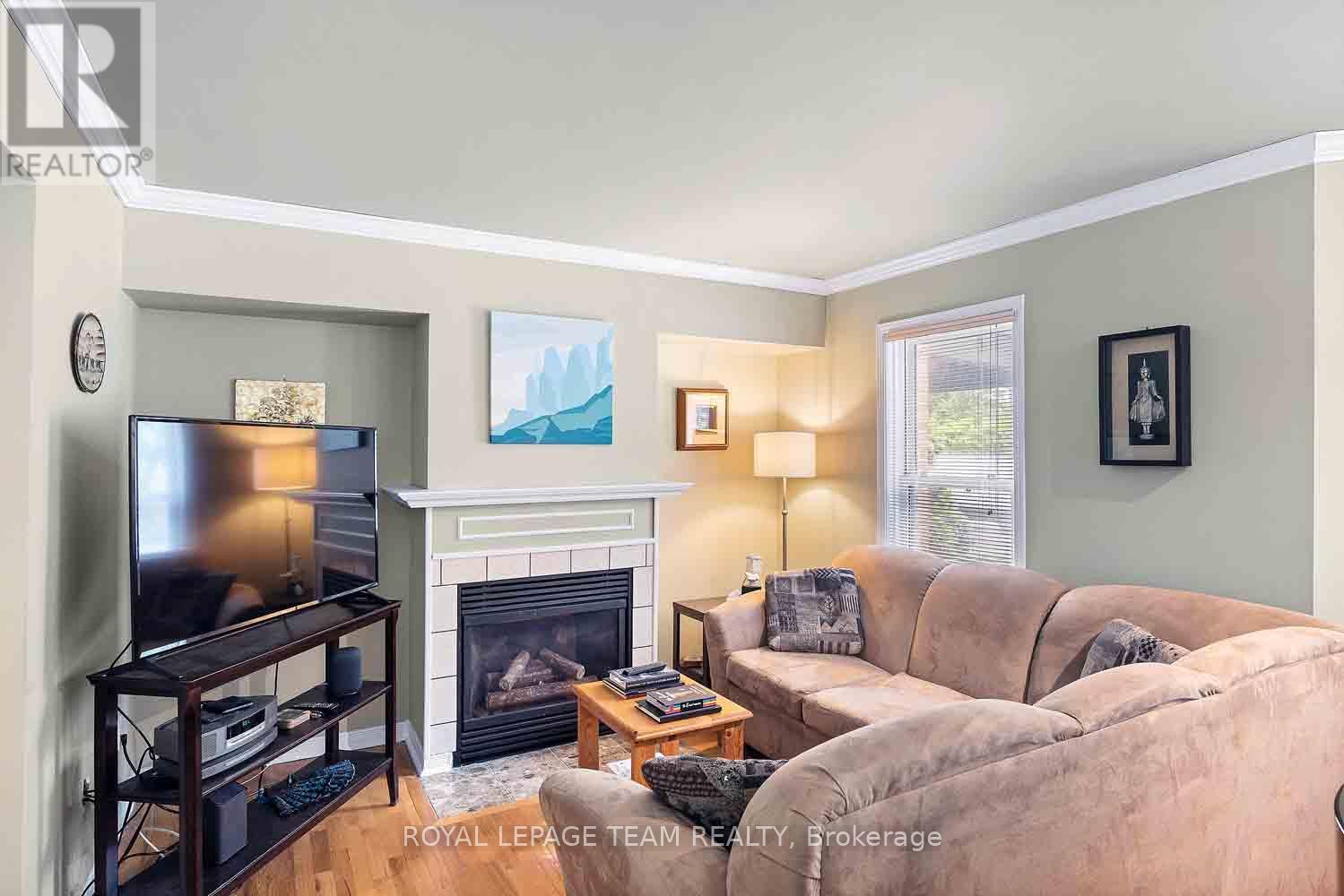 3 Bed, 2 Bath House for Sale in Ottawa – 2 – 220 WILBROD AVENUE, Ottawa – MLS# X13436042 - Image 8