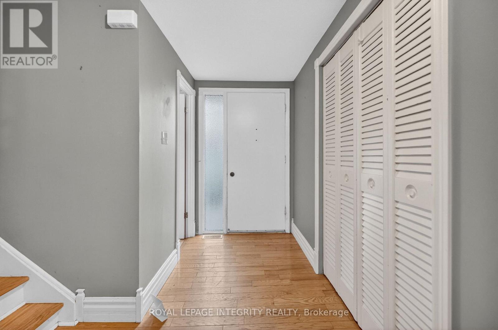 46 ST REMY DRIVE — photo 2 of 50