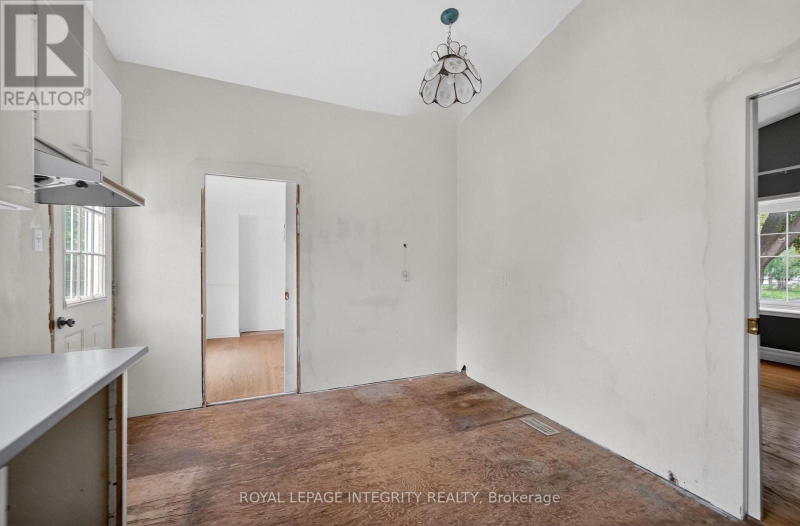 46 ST REMY DRIVE — photo 26 of 50