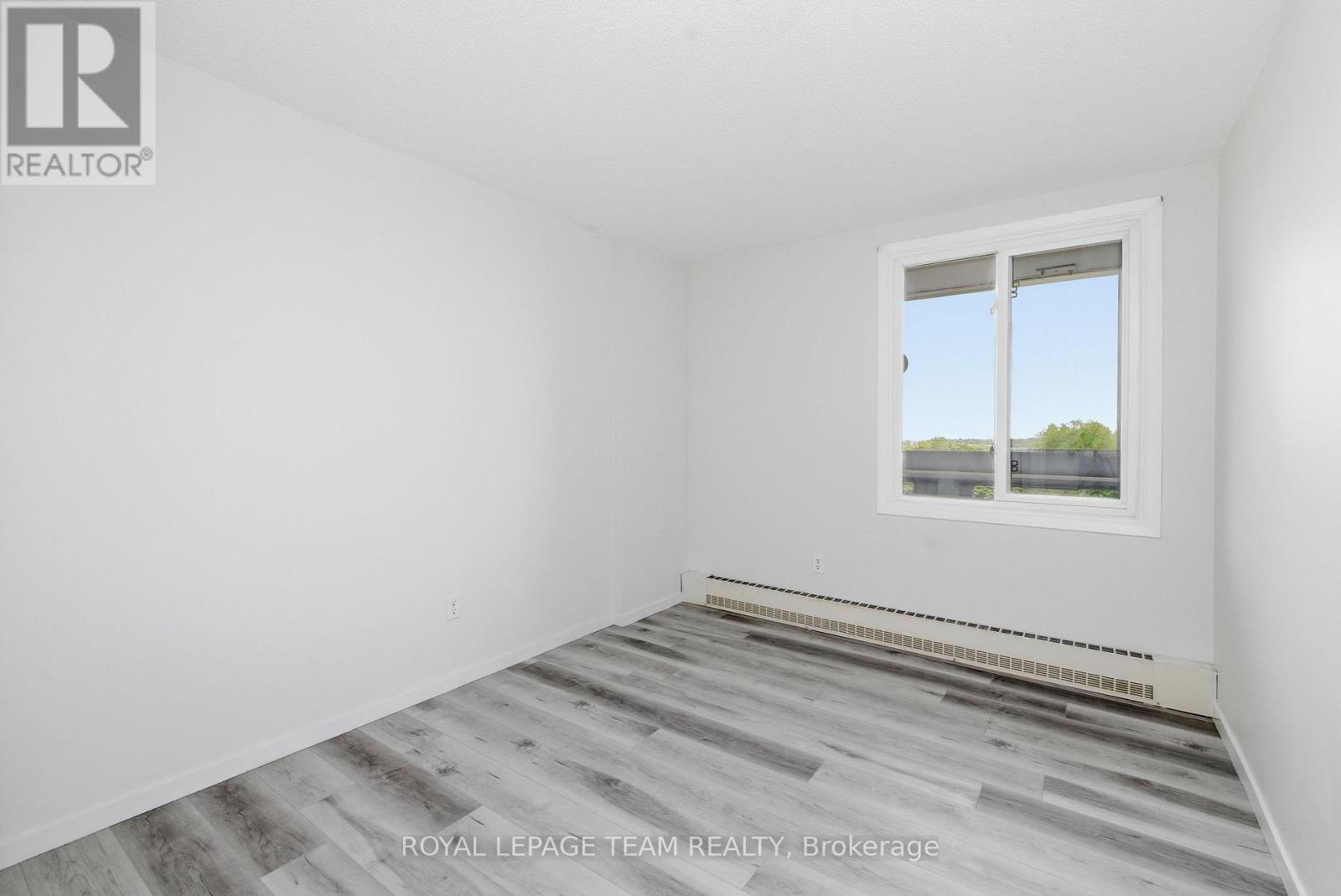 #507 1081 AMBLESIDE DRIVE - 24