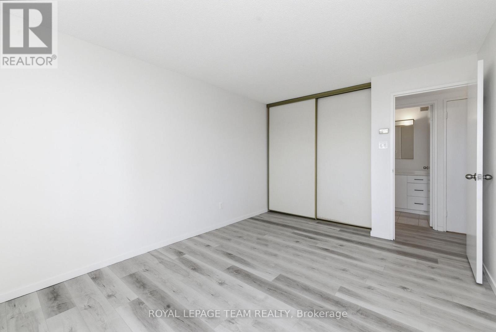 #507 1081 AMBLESIDE DRIVE - 28