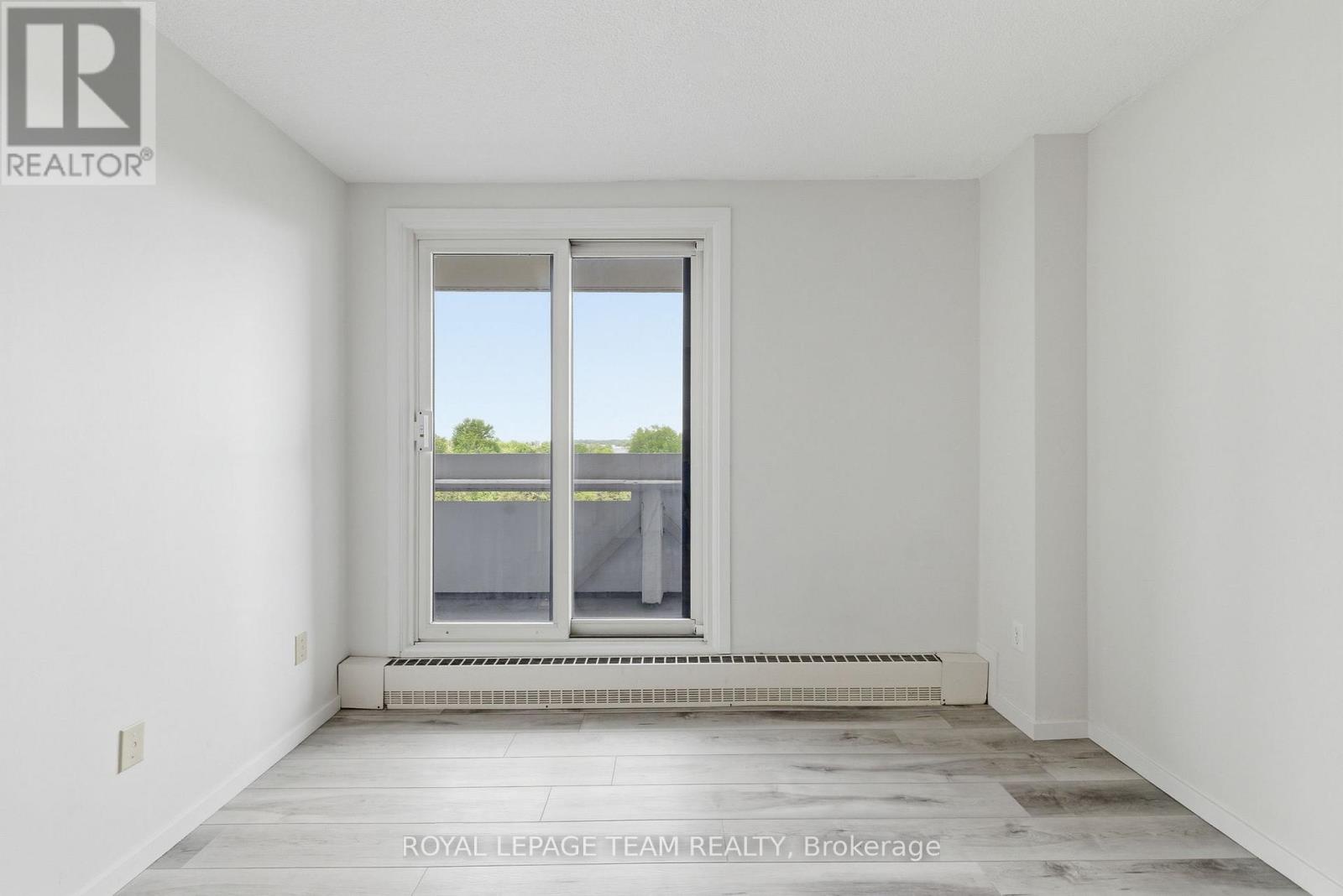 #507 1081 AMBLESIDE DRIVE - 30