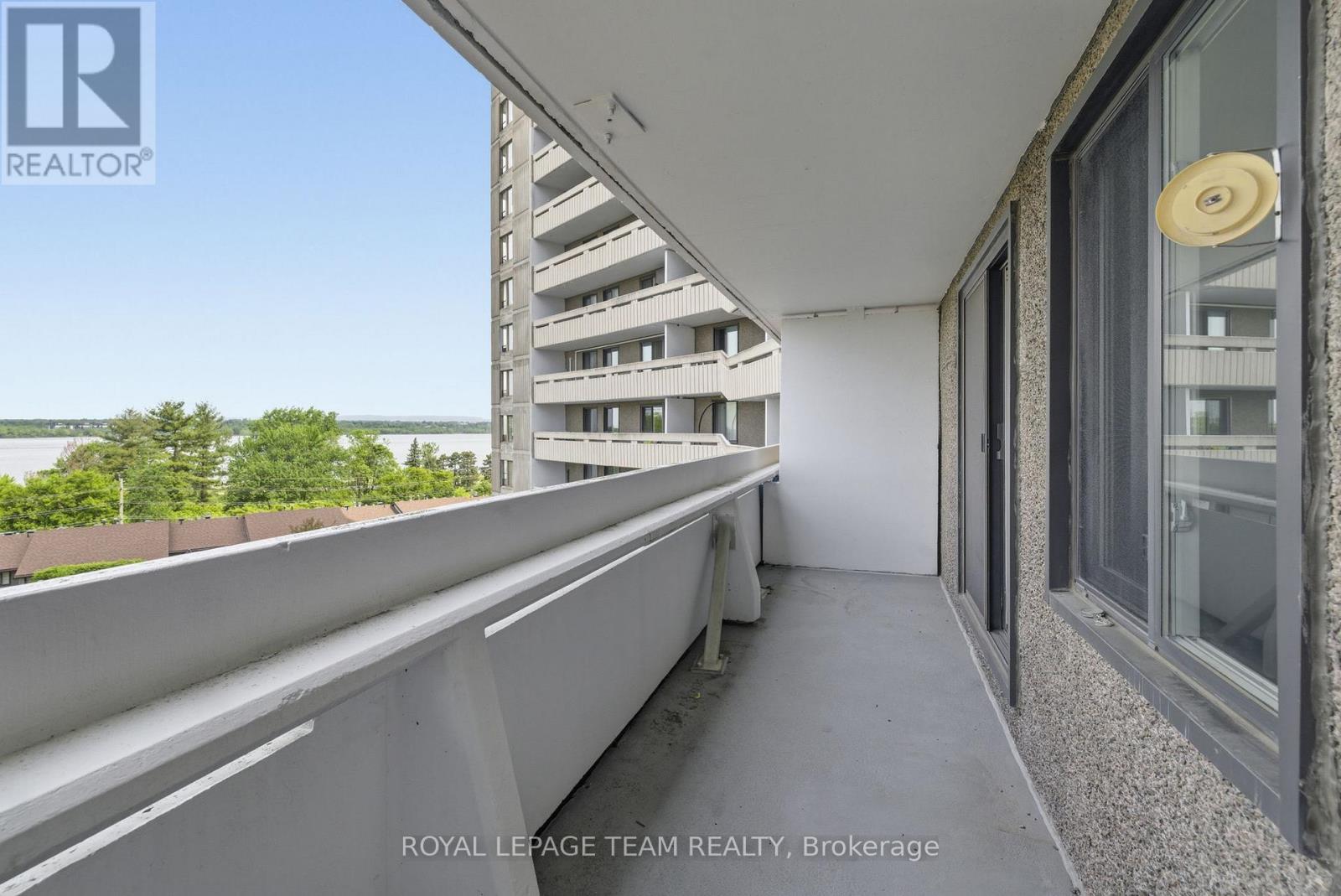 #507 1081 AMBLESIDE DRIVE - 31