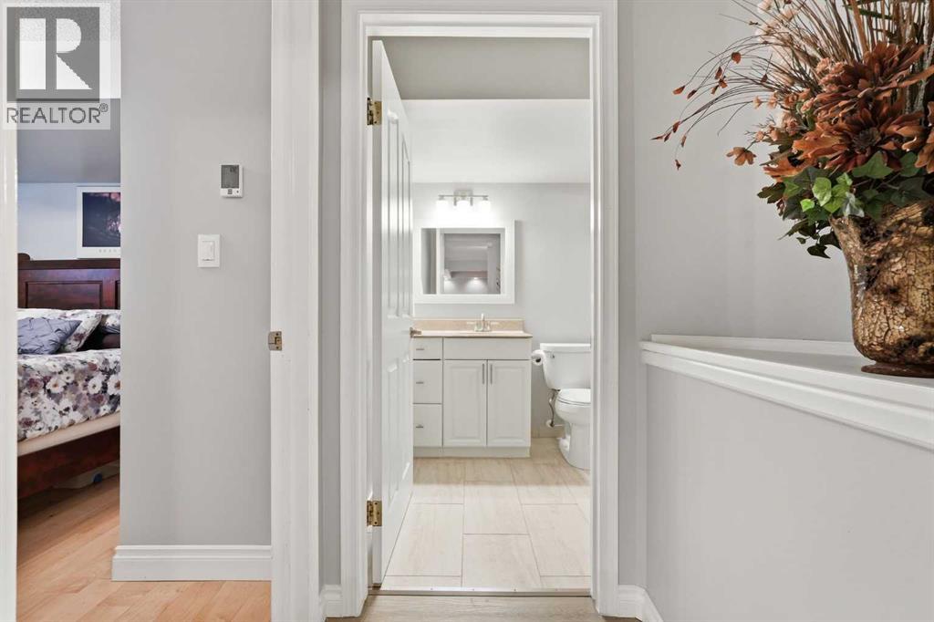 347 Mt Douglas Green SE — photo 37
