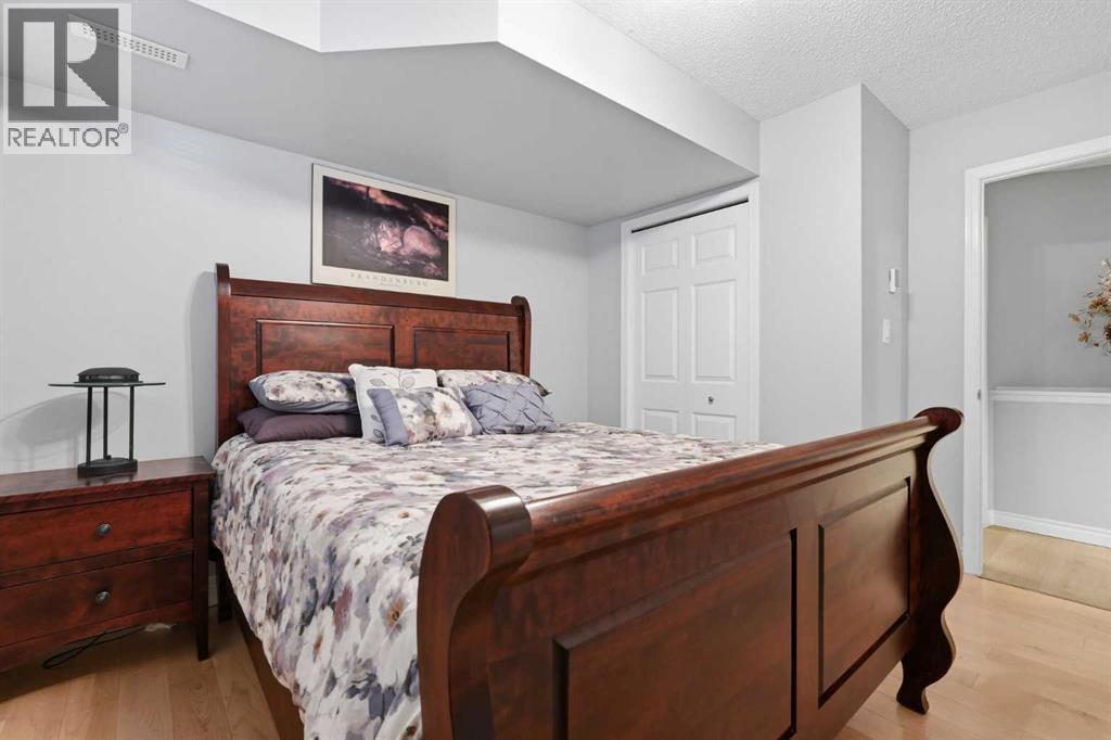 347 Mt Douglas Green SE — photo 38