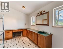 786 Prairie Road, Castlegar, BC V1N4K6 Photo 38