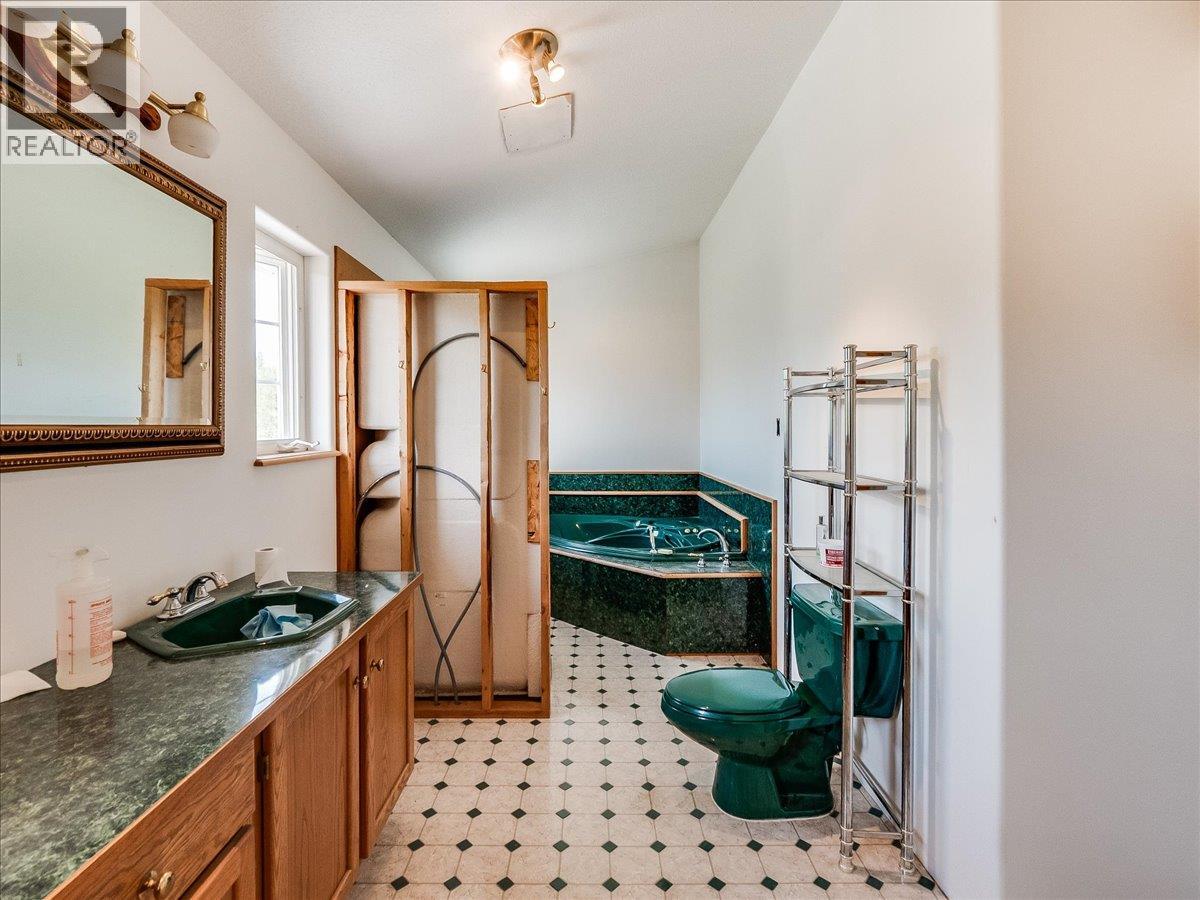 786 PRAIRIE Road - 37