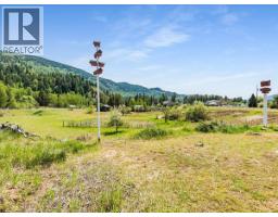 Kitchen - 786 Prairie Road, Castlegar, BC V1N4K6 Photo 8