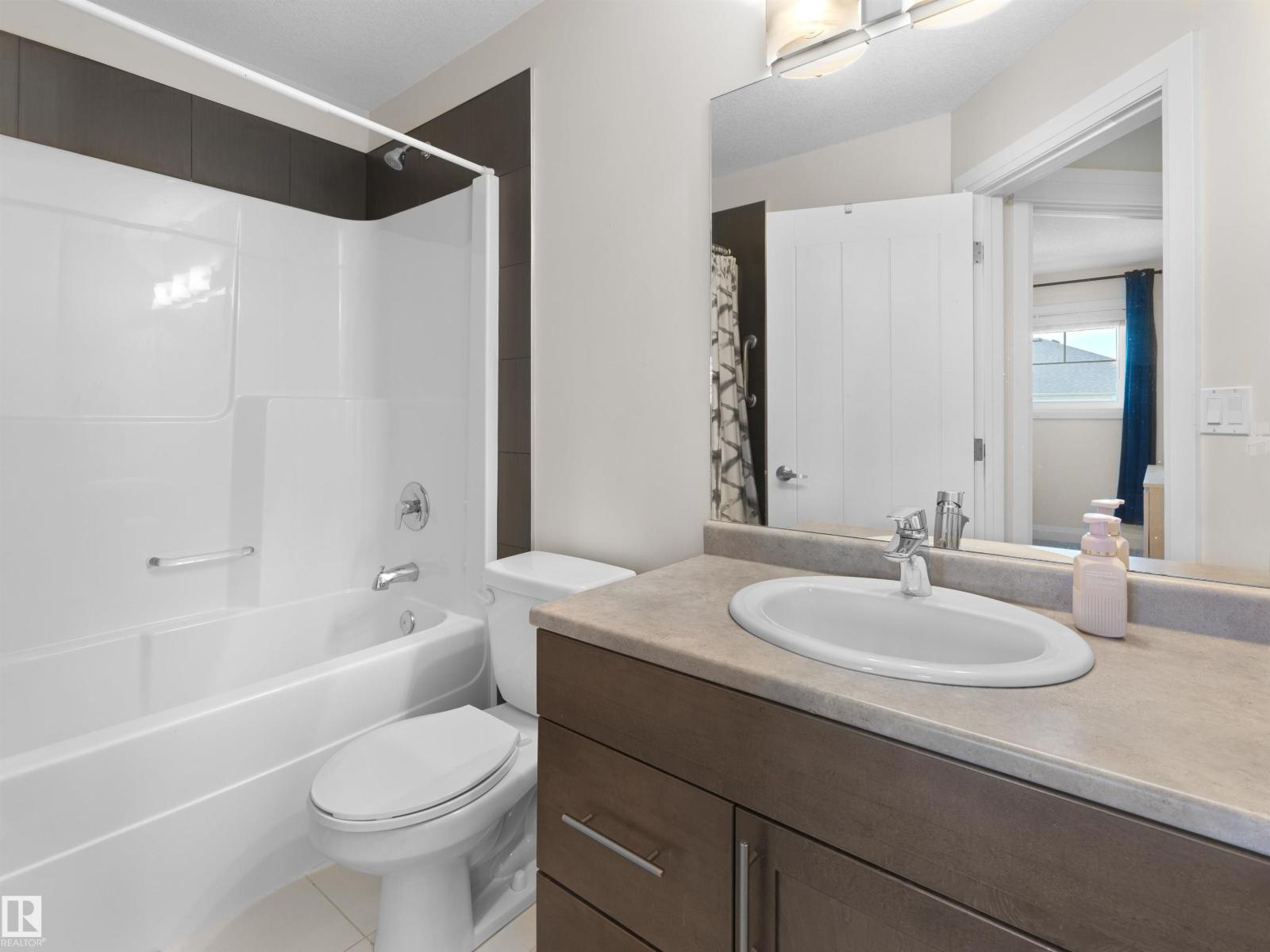 10607 62 AV NW - 17