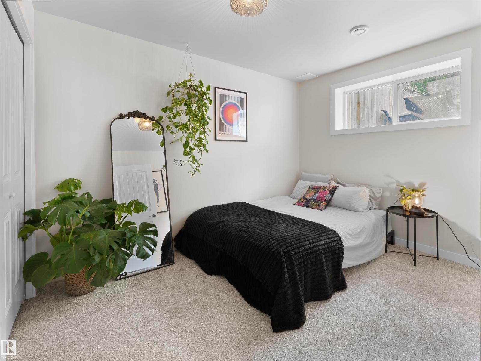 10607 62 AV NW - 21