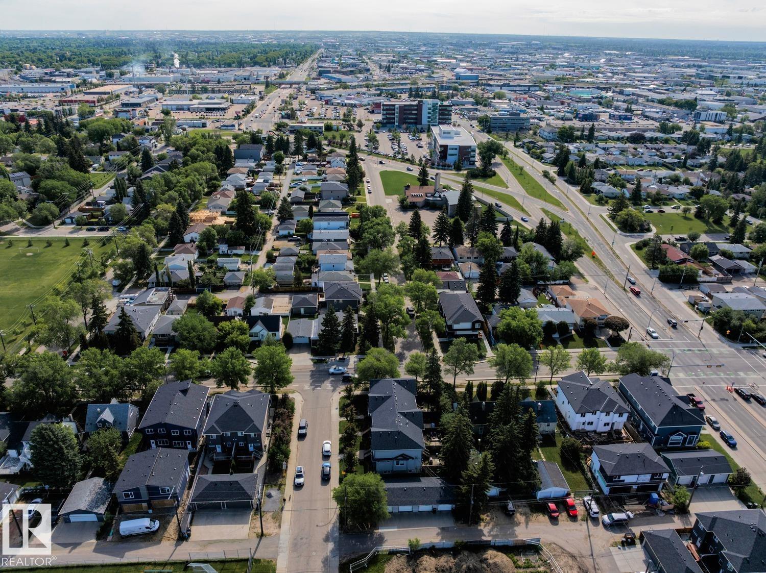 10607 62 AV NW - 31