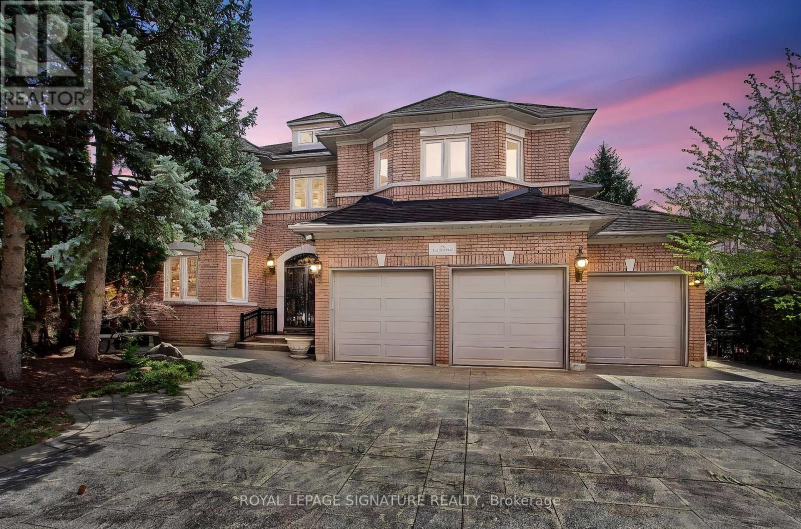 70 GRAYDON CRESCENT - 1