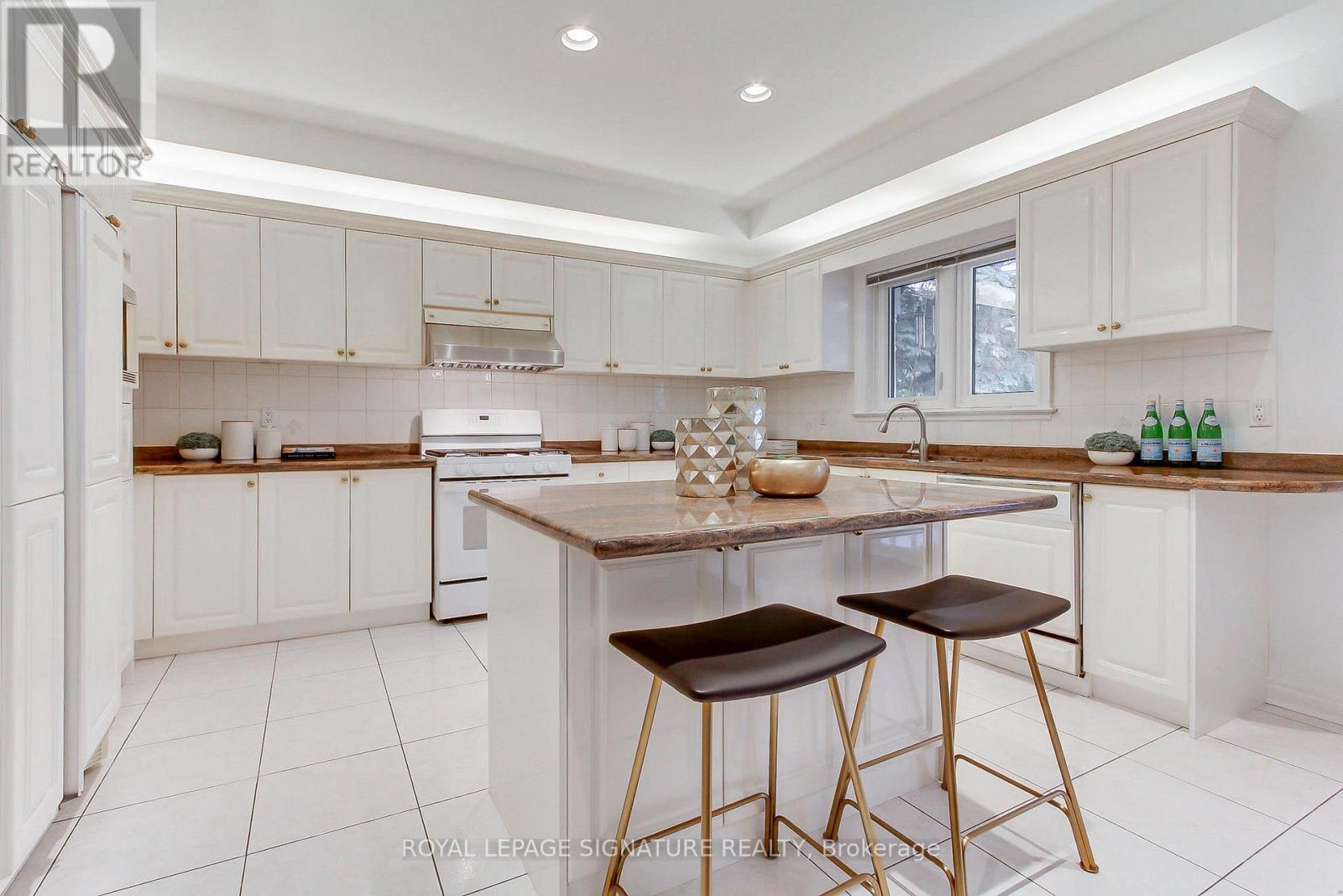 70 GRAYDON CRESCENT - 12