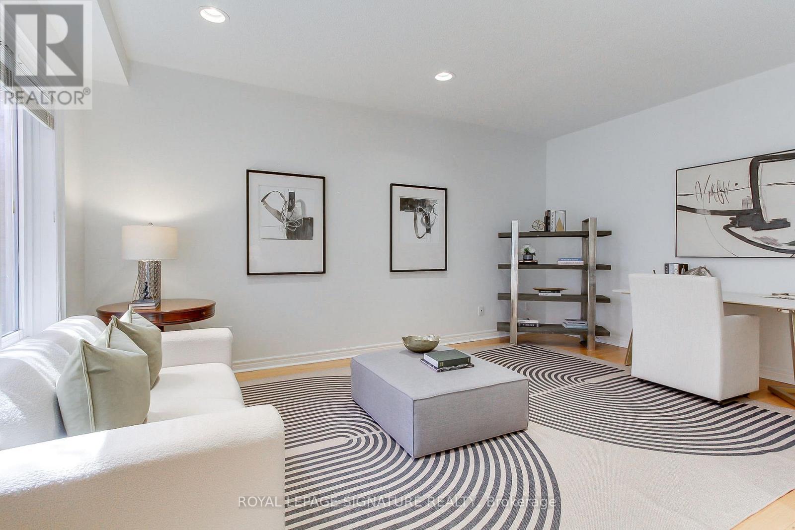 70 GRAYDON CRESCENT - 21
