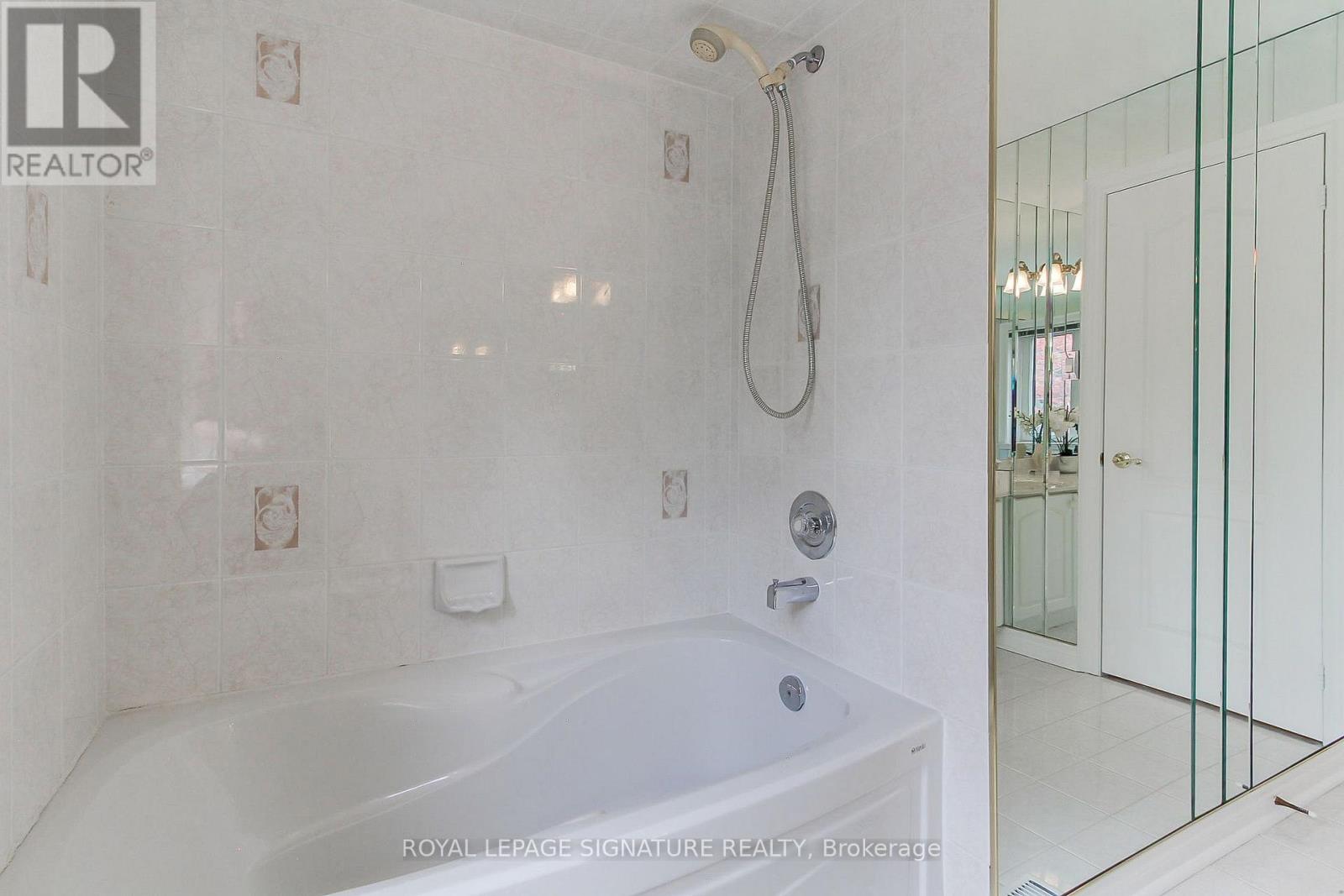 70 GRAYDON CRESCENT - 41