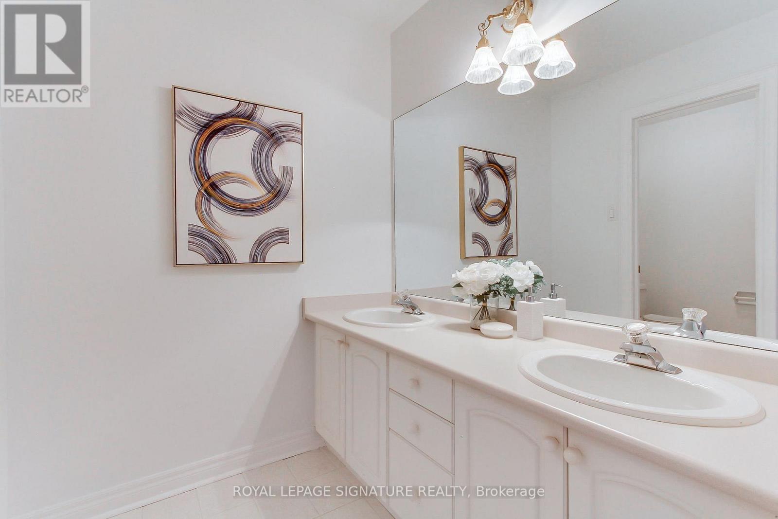 70 GRAYDON CRESCENT - 44