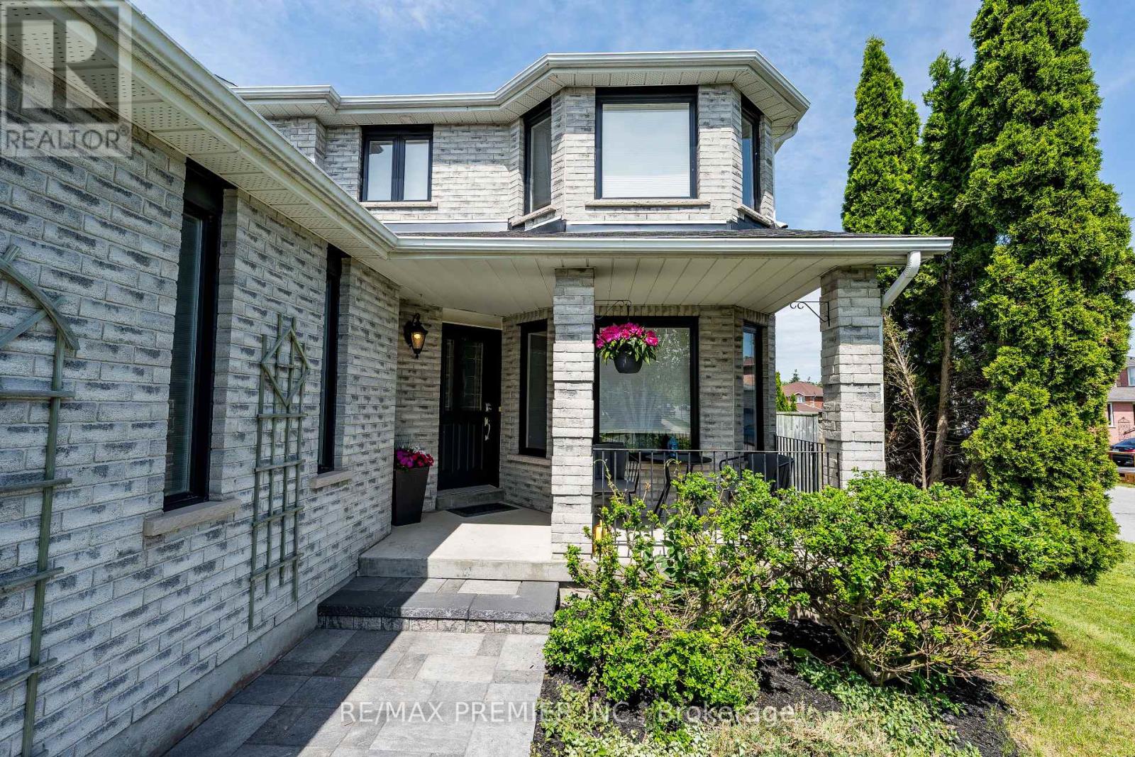 2 GRACE CRESCENT - 4
