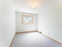 377 Main Street, Oakbank, MB R5N0N9 Photo 24